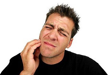 牙齿隐约痛医生怎么检查,牙齿疼马上看医生