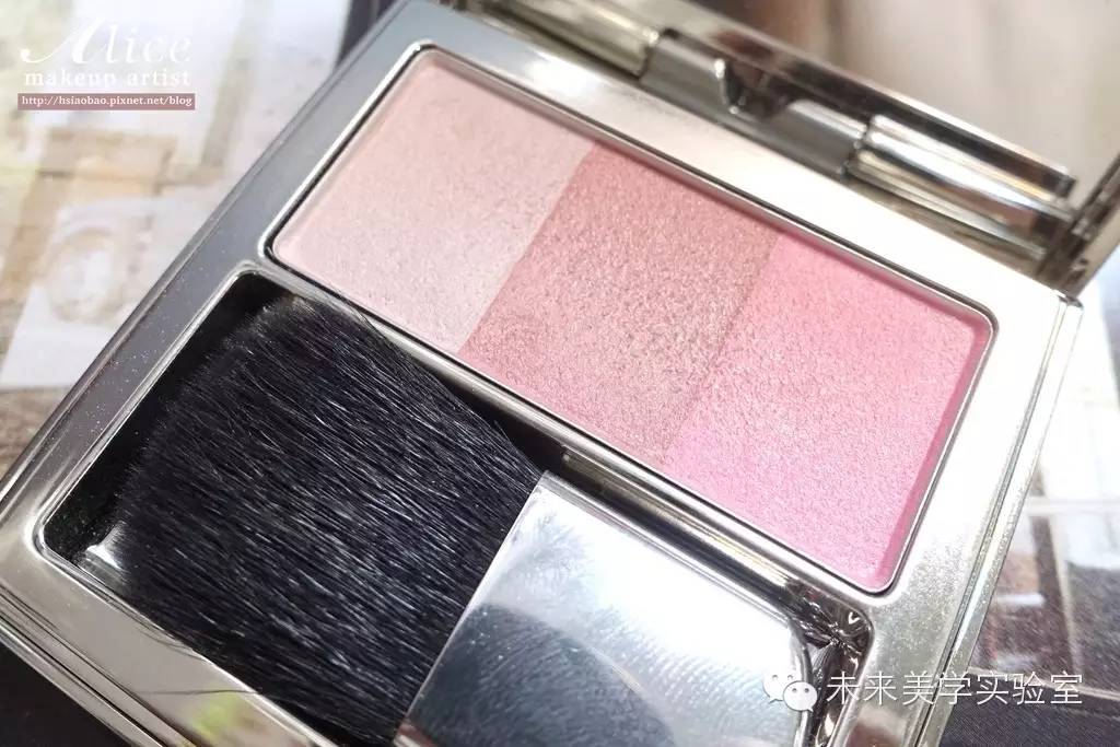 夏季彩妆推荐简单的妆容,轻松打造清凉感妆容的彩妆