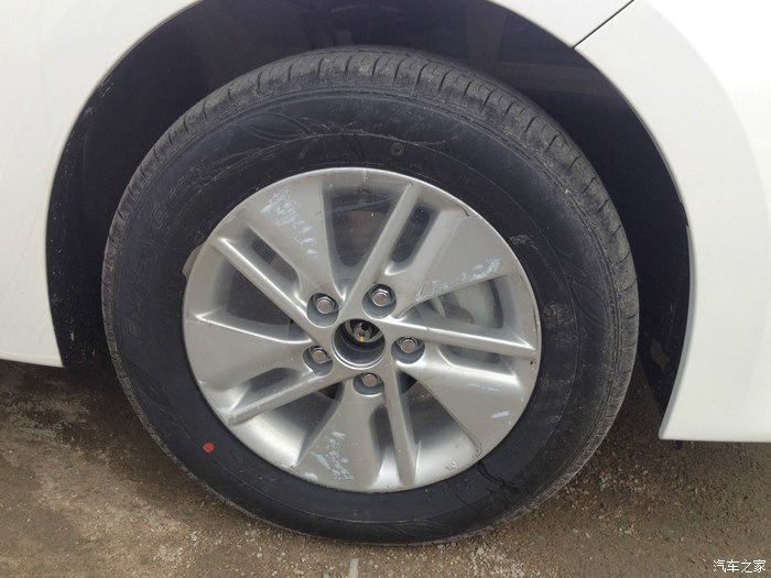 宁可天天没钱花也要买台卡罗拉,30岁自己买车买房的心酸