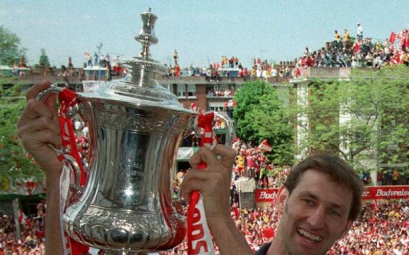 亚当斯辽宁队主教练,亚当斯美国队长