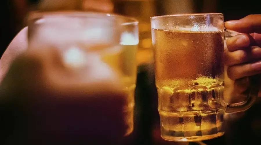 鍚冭揣闆疯揪鍚冨枬鐜╀箰,鍚冭揣闆疯揪