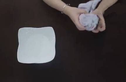 夏天的凉鞋穿着磨脚怎么办,夏天凉鞋磨脚怎么修补