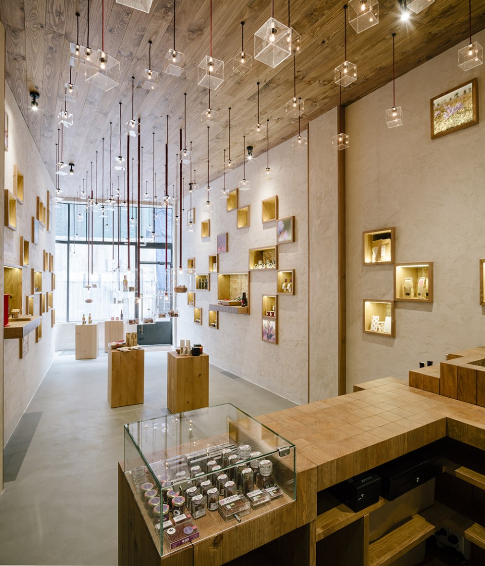 藏红花盒子上面的ssss 是什么意思 (藏红花圆盒子怎么打开)