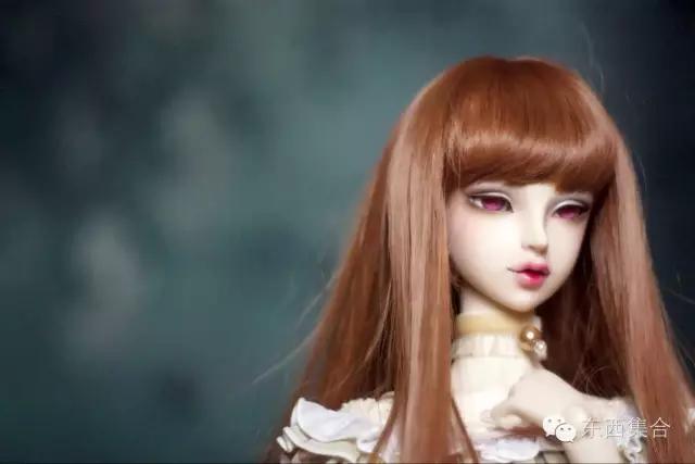 她是资深娃娘，也是暴雪爸爸的死忠粉