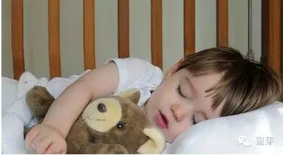 宝宝小枕头里有大学问！TA的枕头怎么挑？