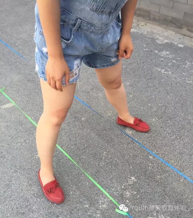 茅坑跳皮筋,跳茅坑的玩法跳皮筋