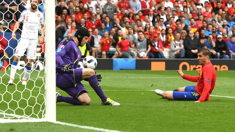 西班牙惊险最后一分钟,西班牙打破纪录7场全胜