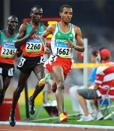 选鞋不当危害,适合内翻外翻的跑鞋