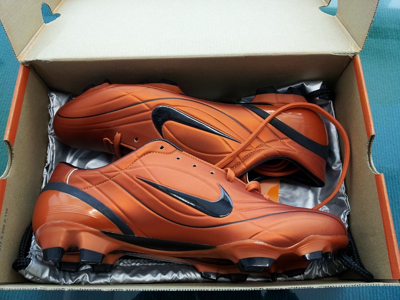 耐克足球鞋刺客纪念款解析,耐克足球鞋刺客进化史