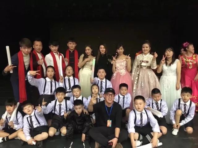 鍦ㄥ欢杈逛笉鑳芥児鐨勪咯鍝ヤ滑,鍦ㄥ欢杈逛笉鑳藉皬鐪嬩粈涔堟牱鐨勪汉