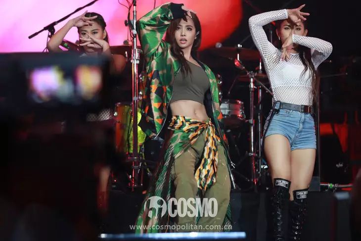 37岁进军街拍军团一点也不晚，因为她是蔡依林