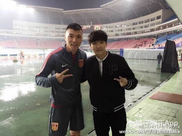 国足夺冠震撼瞬间,国足3比0战胜韩国队比赛首发