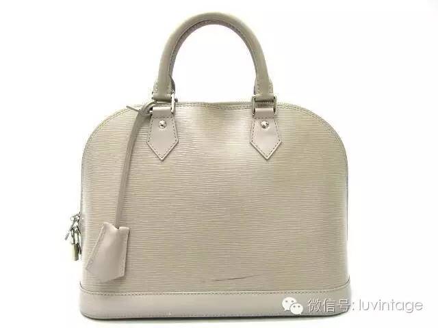 最近很火的明星lv包女,lvcapucines包