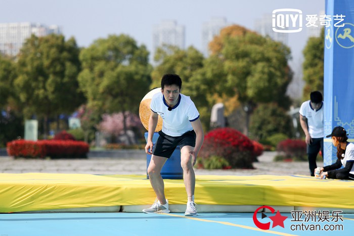 比指压板更凶残比横渡长江更刺激！极限任务虐哭跑男团