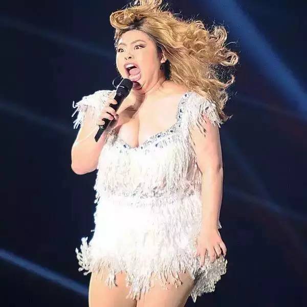 逆袭这个重达200斤的胖妹竟然是日本最火的网红