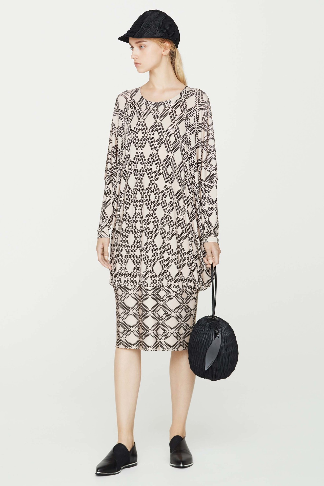 市场动态|IsseyMiyake2017早春系列，三宅褶皱，最低调的热卖元素！