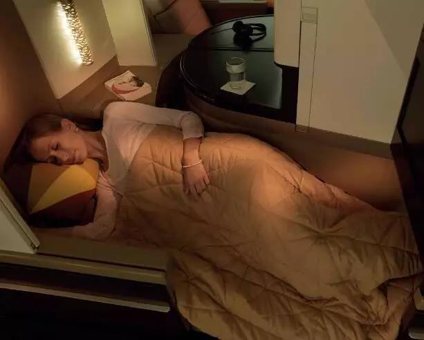 订机票也是技术活，手把手教你识别航空公司的“*规则潜**”