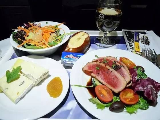 订机票也是技术活，手把手教你识别航空公司的“*规则潜**”