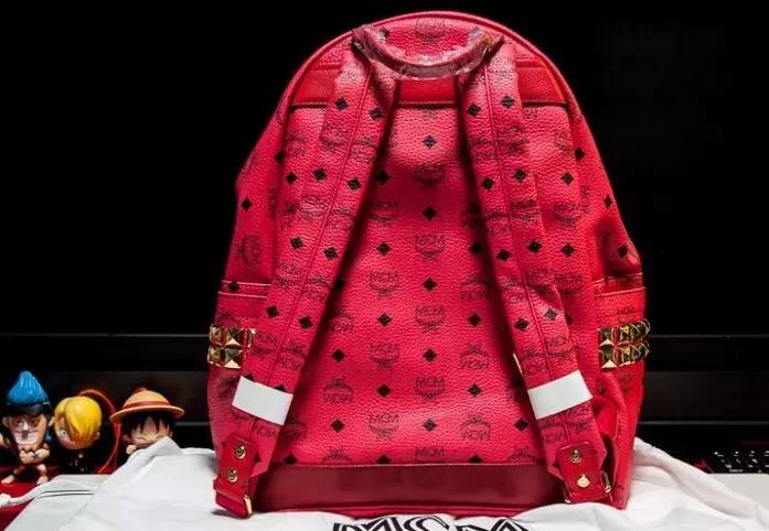 新款mcm双肩包樱花粉,剁手党好物分享