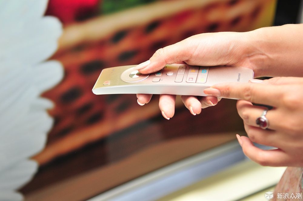 海信电视uled曲面怎么样,用曲面显示器玩地平线