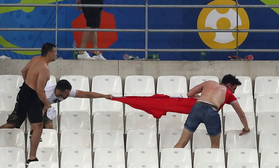 欧洲杯英国俄罗斯打架,欧洲杯爆发严重冲突篮球