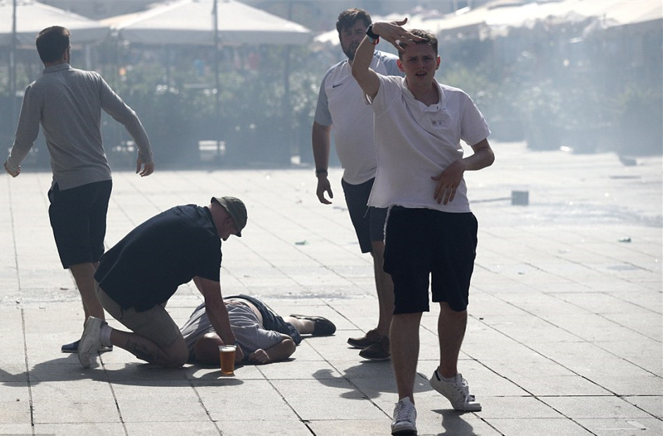 欧洲杯英国俄罗斯打架,欧洲杯爆发严重冲突篮球