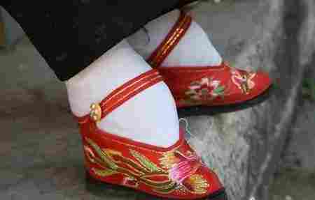 古代裹小脚真实过程,中国历史上的畸形审美