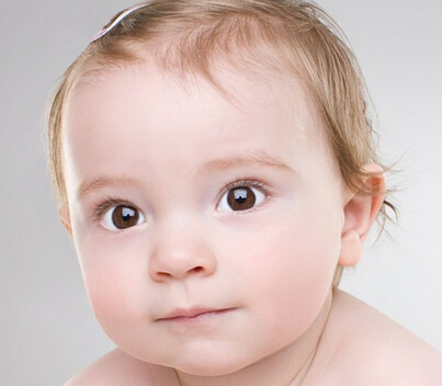 宝宝眼屎把眼睛糊住了怎么办,宝宝眼屎多是因为妈妈吃辣吗