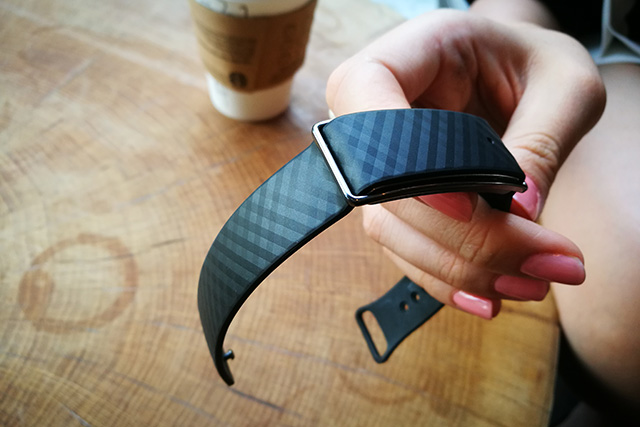 买一个小米手环有什么用,买1元的手环