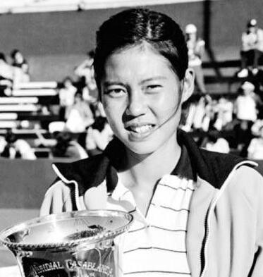 中国体坛史上最具争议的人物，作为“叛国者”如今回国赚钱