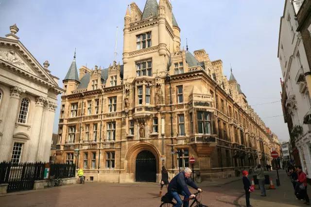 英国脱欧对英镑兑美元的影响 (英国无协议脱欧担忧加大英镑承压)