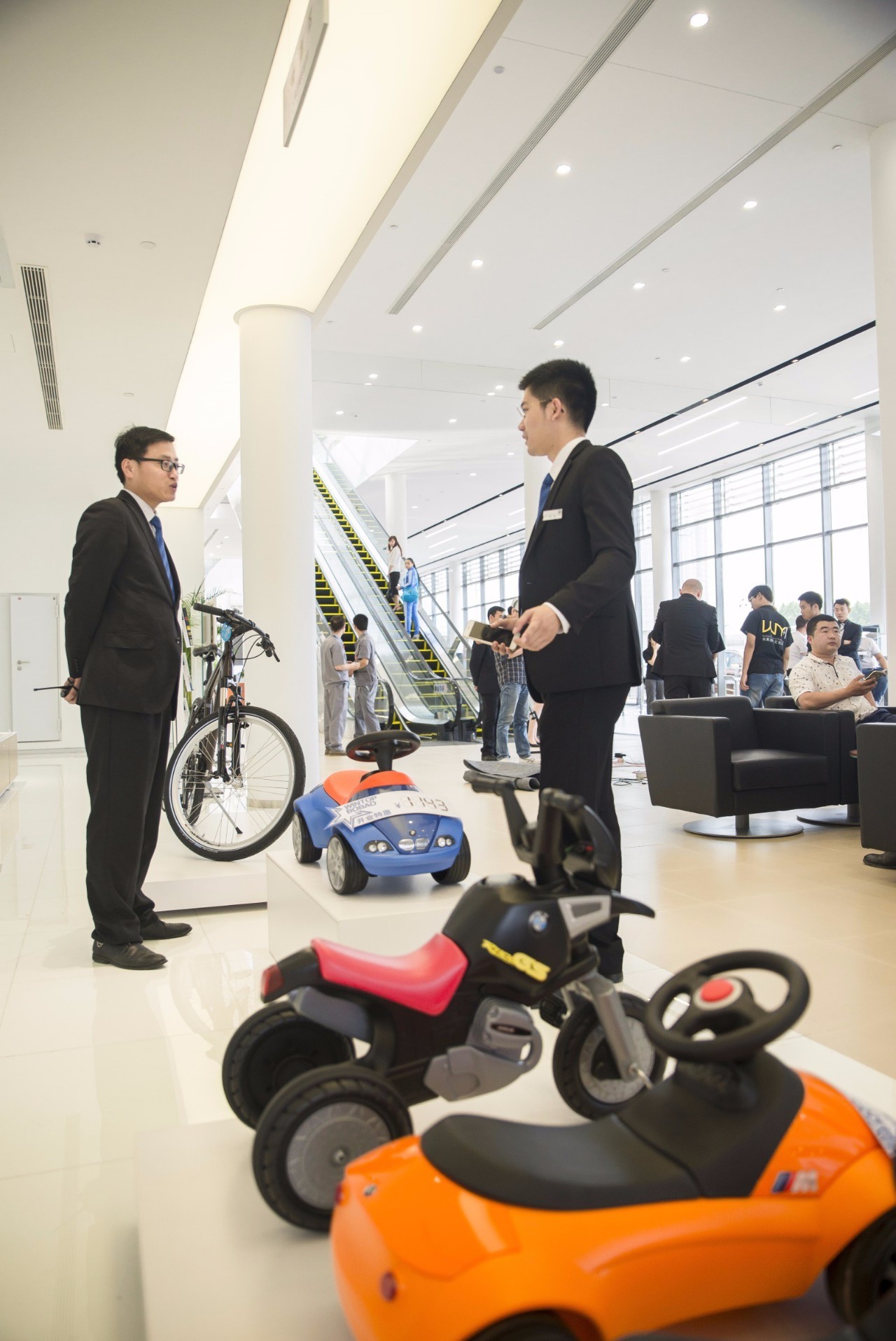 宝马做什么工作比较好,宝马上班工作的优缺点