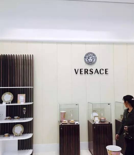 天津自贸区进口直营店,天津现在开了几个商场