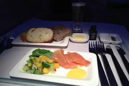 哪些航空公司飞机餐好吃,哪家航空公司飞机餐最难吃