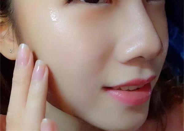 皮肤晒黑了不出门多久可以白回来,原本皮肤很白晒黑了可以变回来吗