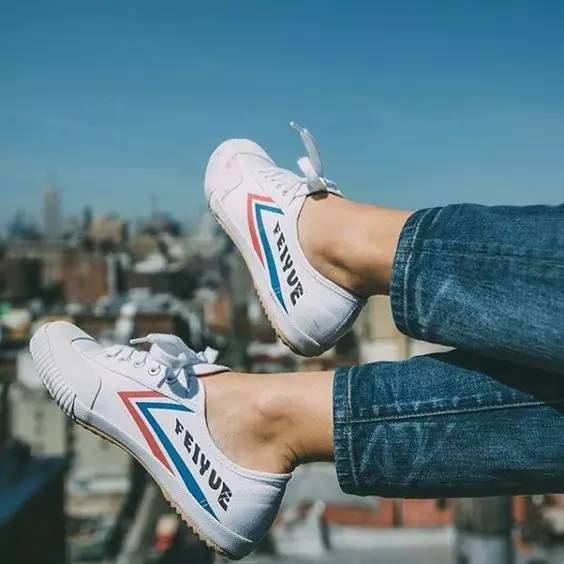 把腿拉长的拍照方法,拉长腿的拍照姿势