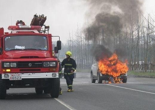 科帕奇自燃,一声巨响把我从梦中惊醒英文