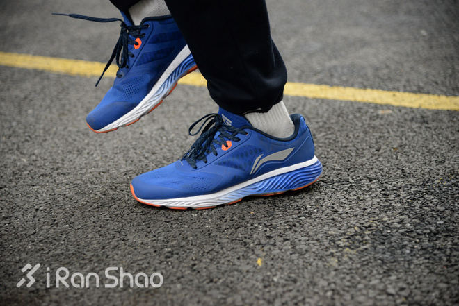 李宁云三代科技减震跑鞋,李宁云3代跑鞋