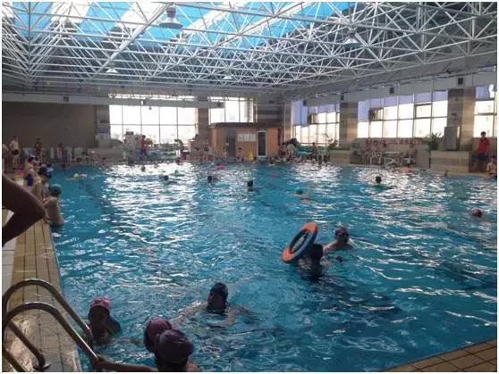 亲子游泳地点推荐成都,成都暑假适合带孩子游泳的地方