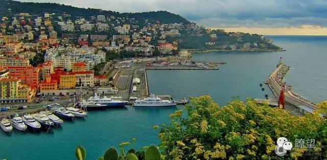 像c罗梅西一样踢球,像c罗一样的球星