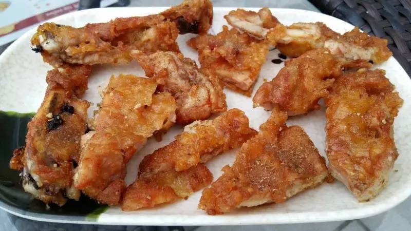 听说斯利美超级芒果冰免费送？！于小涵第一时间跑到现场。。。