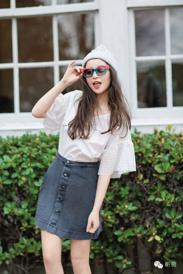 满大街的一排扣子是怎么回事？！