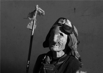 千古仅有：唐朝，火烧千家，术士临死献出中医治麻风病奇方保命