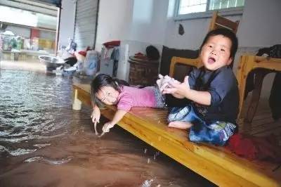 成都多地持续大到暴雨,成都强降雨