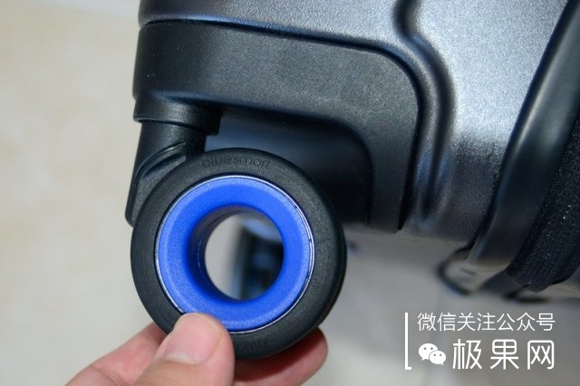 最适合自动行走的旅行箱,自动打开旅行箱