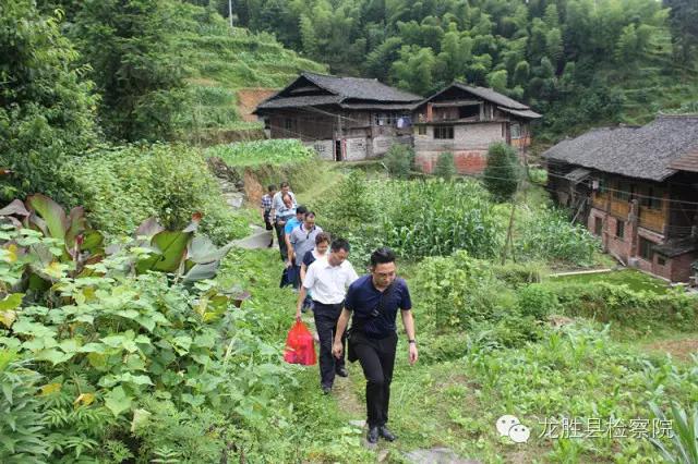 从群众中来，到群众中去——龙胜县检察院认真开展精准扶贫工作