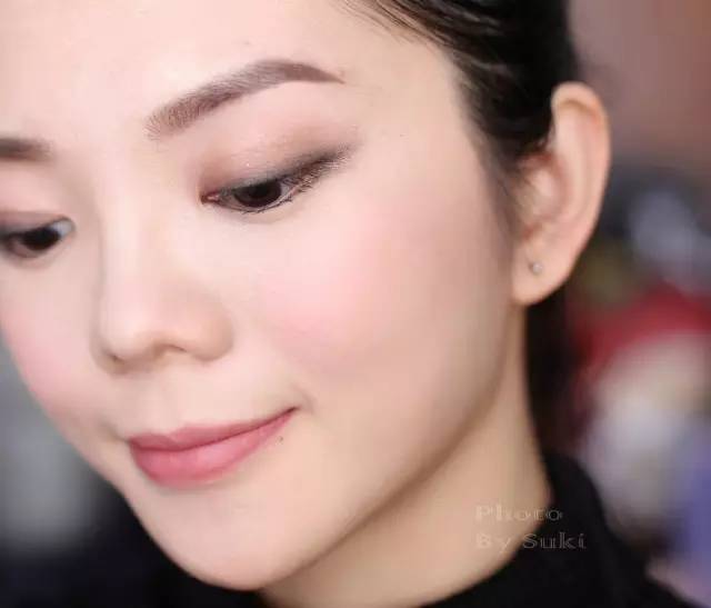 也不是非画不可，知道suqqu像银河系一样美就够了