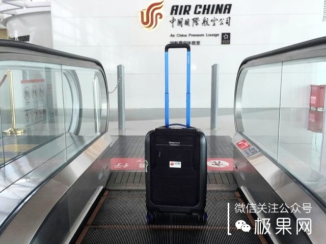最适合自动行走的旅行箱,自动打开旅行箱