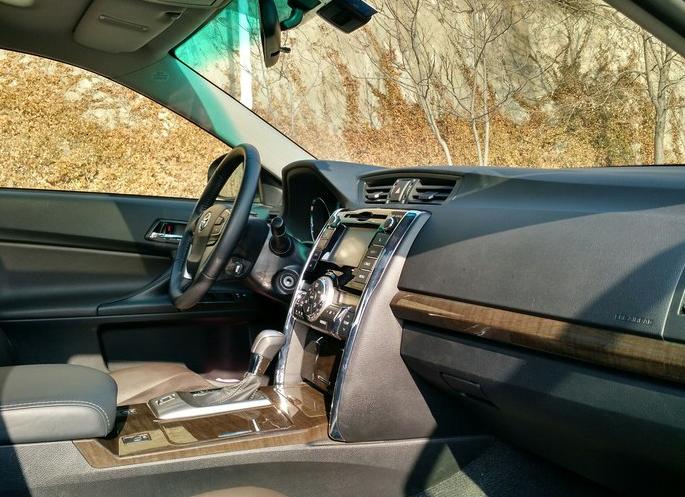 方向轻、外观漂亮浅谈锐志2.5V尚锐版用车分享