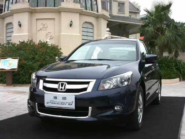 开比亚迪各车型都什么人,开什么样的车一看就没钱比亚迪